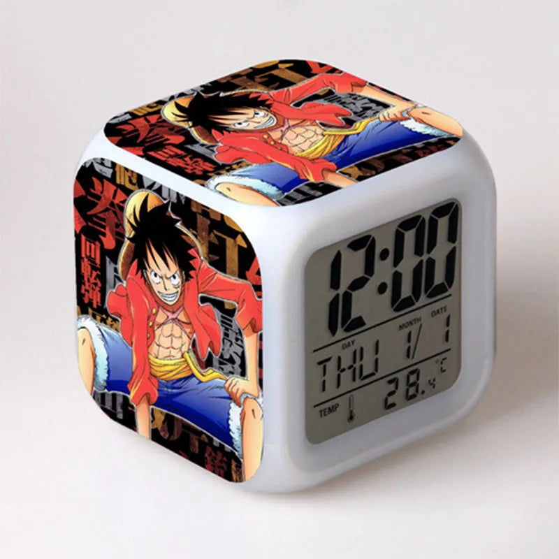 "Horloge Numérique LED One Piece – Luffy, Chopper, Zoro, Nami, Sanji, Franky, Brook, Ace, Robin - Figurines et Cadeaux avec Alarme"